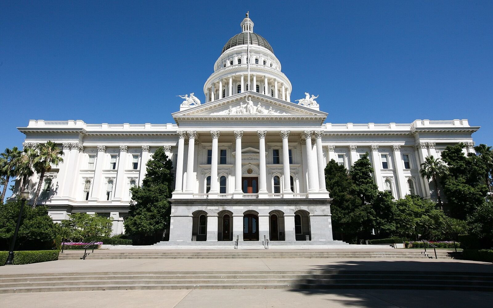 California State Capitol, Sacramento — Photo: Alex Proimos, CC BY 2.0