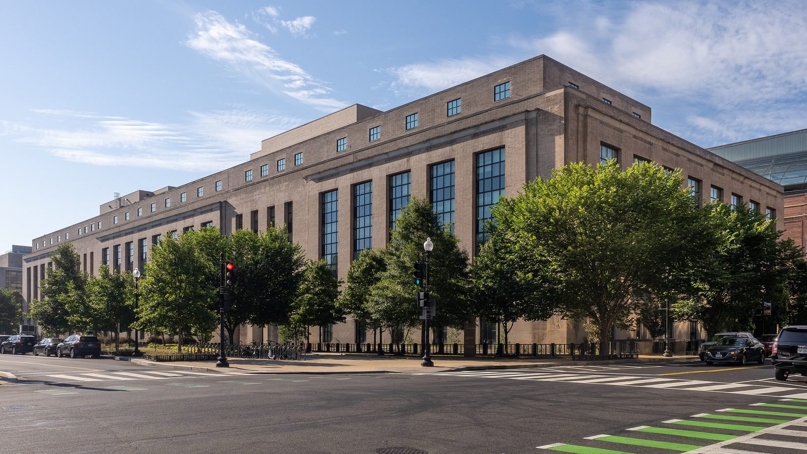 The Mary E. Switzer Memorial Building, an HHS office building in Washington, D.C. (illustrative) — Photo: ajay_suresh, CC BY 2.0, via Wikimedia Commons